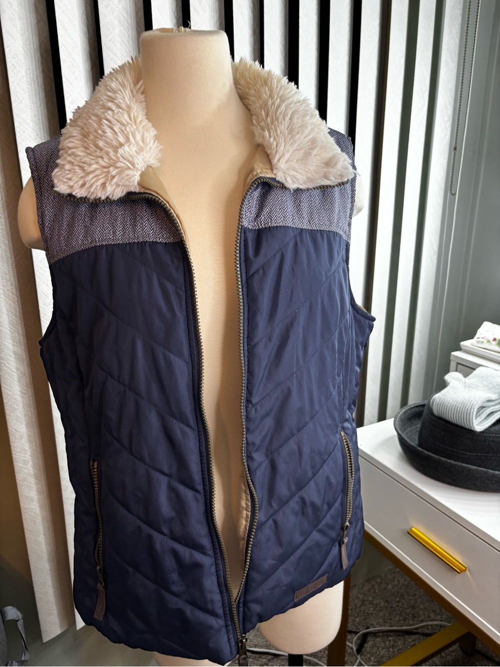 G.H. Bass & Co. Navy Quilted Vest with Cream Faux-Sherpa Collar